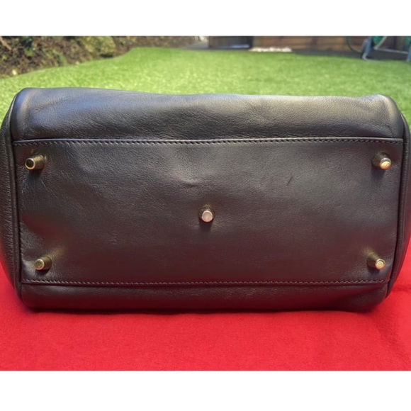 Burberry Black Leather Shoulder Bag, Excellent Condition. - Picture 4 of 10